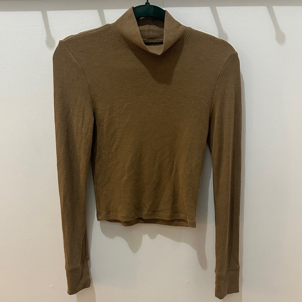 American Eagle Long Sleeve